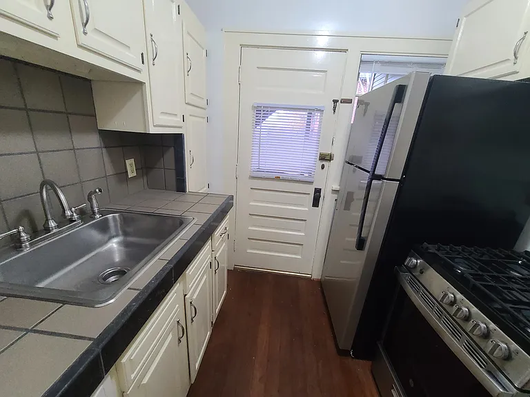 4814 Woodland Ave — Photo 15