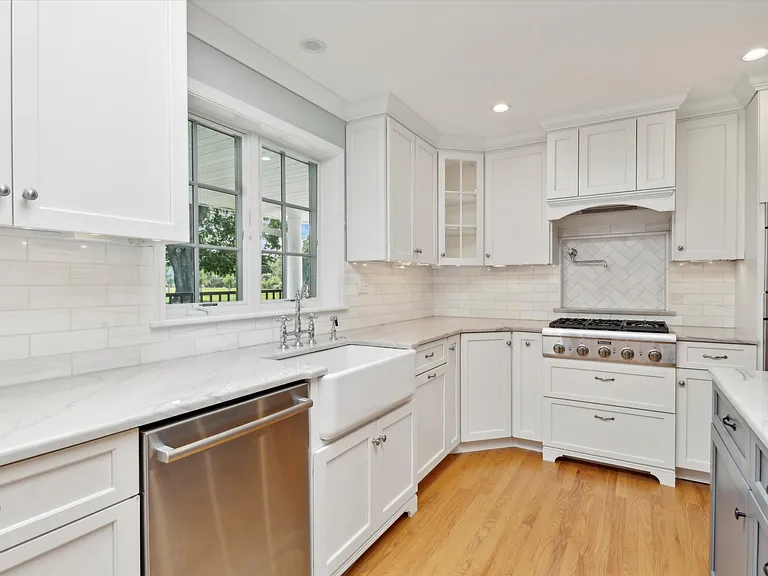 432 Webb Rd — Photo 8
