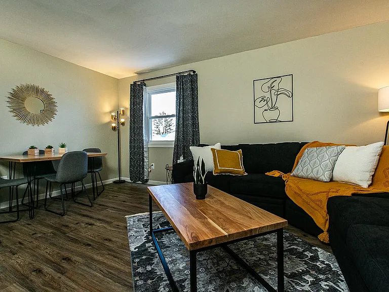 545 Cooper Pl — Photo 1