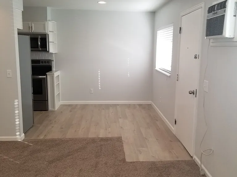 5580 S. Curtice Street 4-Plex — Photo 5