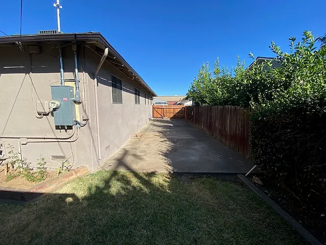Main House Additional Parking