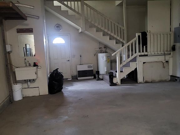 3rd image of 314 E Sly St