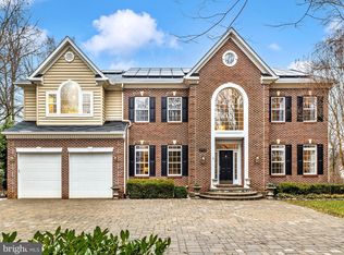 352 Ridge Rd, Washington Grove, MD 20880