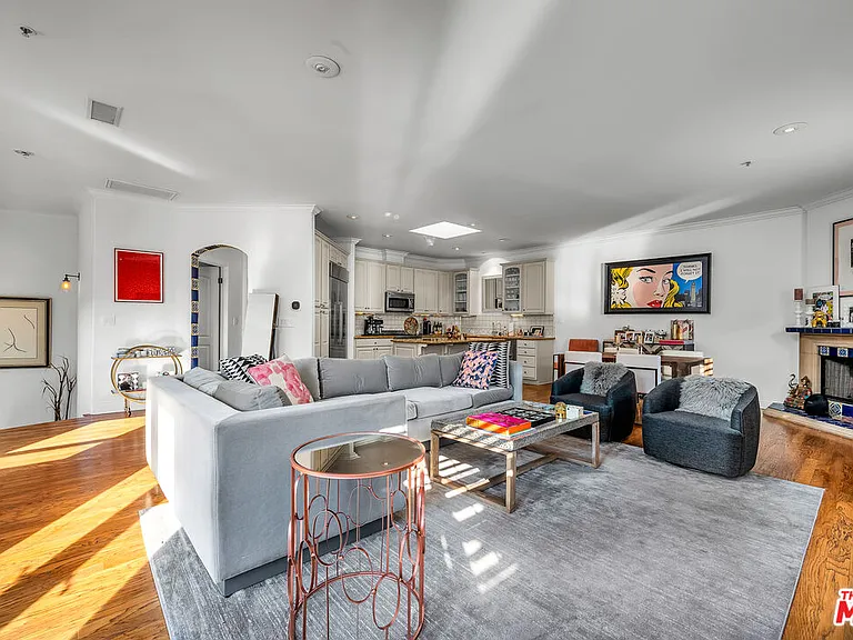 934 Hilldale Ave — Photo 4