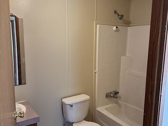 5th image of 3307 Christie Rd
