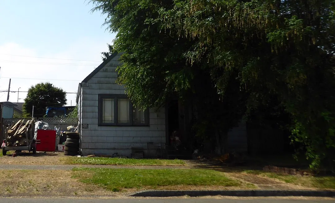 2922 Sumner Ave photo 1