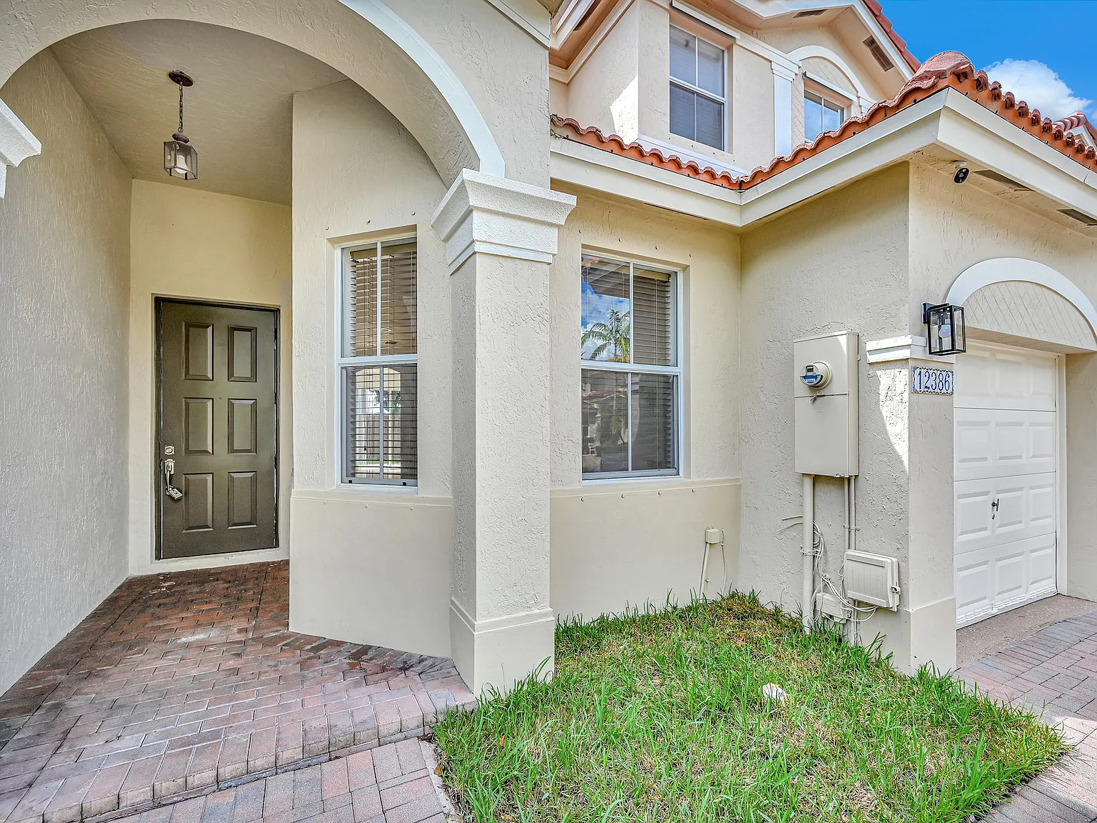 4 bed, 2470 sqft, $3,700 — Photo 4