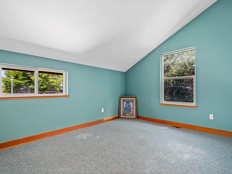 516 NE 20th Pl — Photo 17