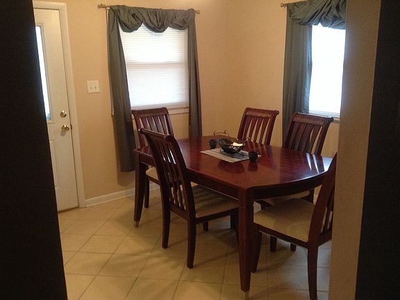 3rd image of 3108 Wedgedale Dr