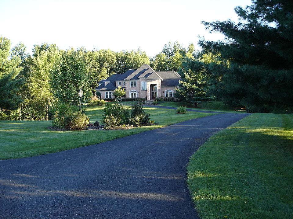 1st image of 125 Tennyson Way
