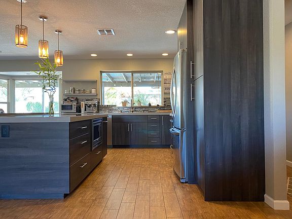 4th image of 2325 E Palmcroft Dr