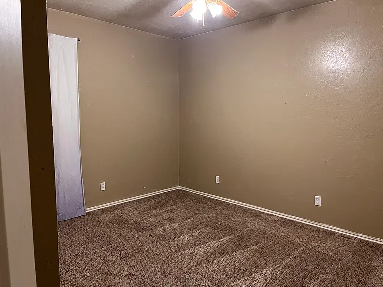 840 Huddleston Dr — Photo 8