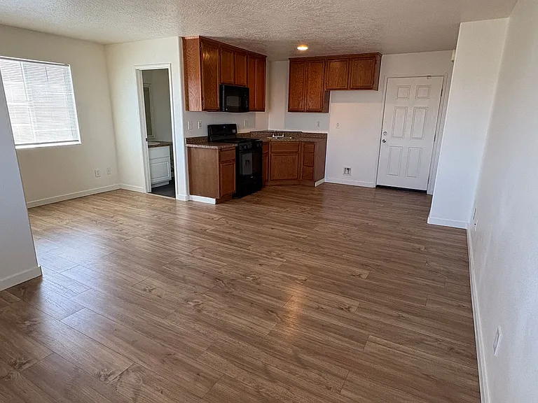 209 E. Grace St — Photo 11