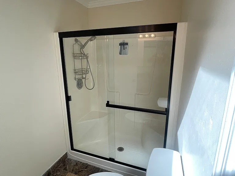1050 Highland Dr — Photo 28