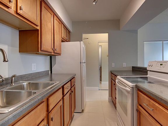4th image of 623 Laurel Ave APT 3D