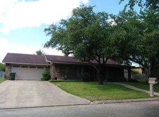 706 3rd C St, Cuero, TX 77954
