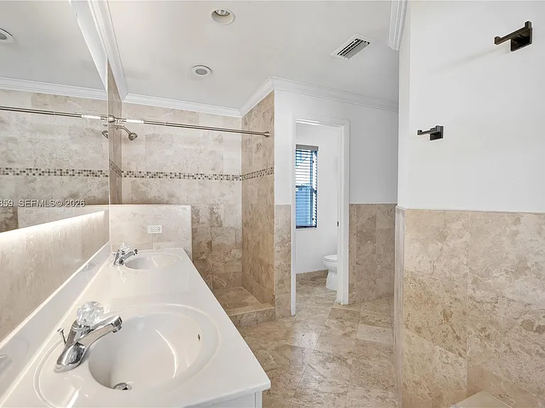658 Stanton Dr — Photo 41