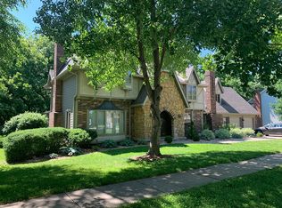 528 Camelot Dr, Liberty, MO 64068