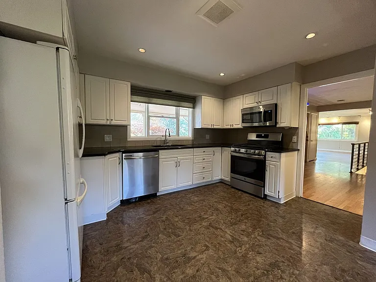 7280 SW 83rd Ave — Photo 6