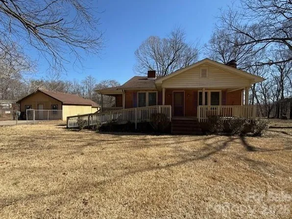 2041 Clyde St, Dallas, NC 28034