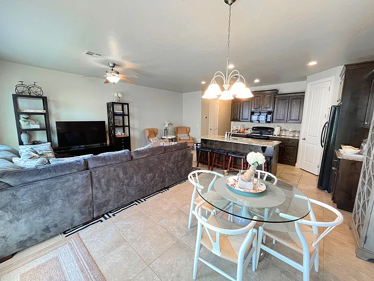 E Torrey Pines Dr — Photo 5