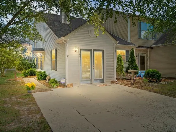 1223 Alder Ct, Chesapeake, VA 23320