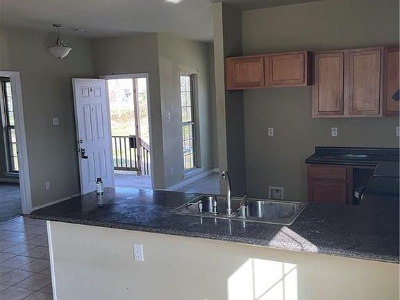 4th image of 2414 Deslonde St