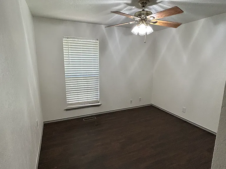 4801 Winston Dr — Photo 8