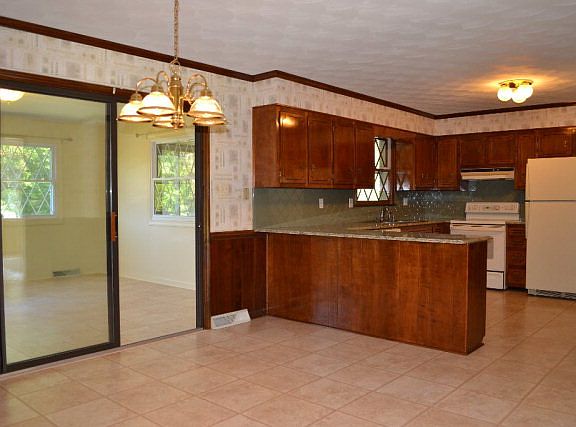 5th image of 1722 Arrowhead Ln