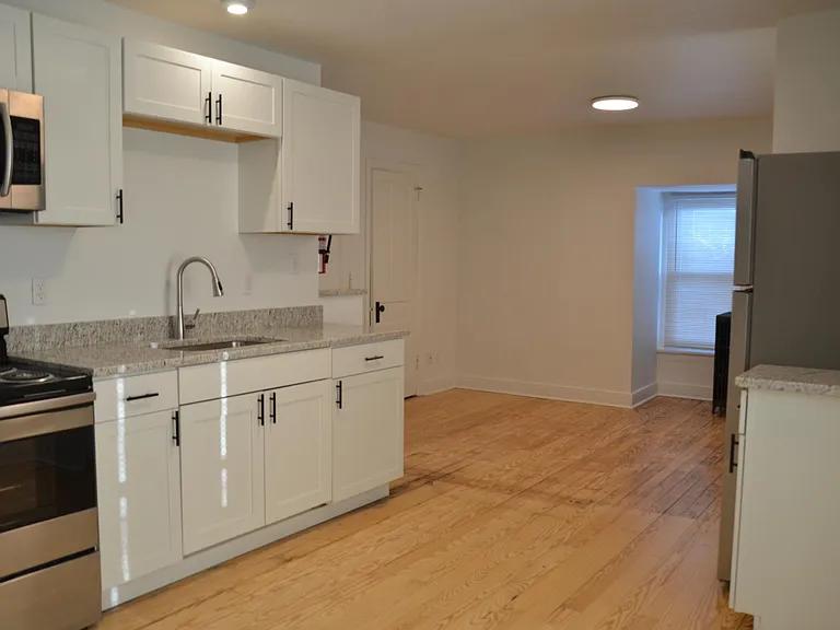 14 W Main St #12 — Photo 8