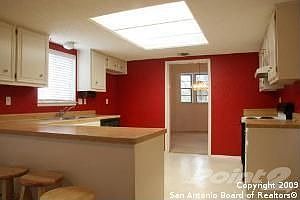 4th image of 9310 Fallworth St