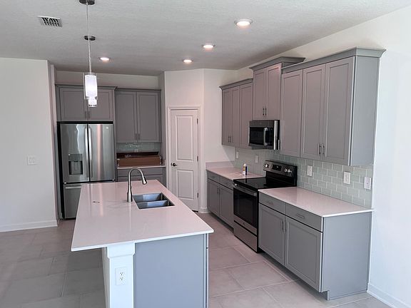 4th image of 2902 Camden Way