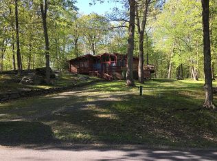 276 Whippoorwill Dr, Bushkill, PA 18324