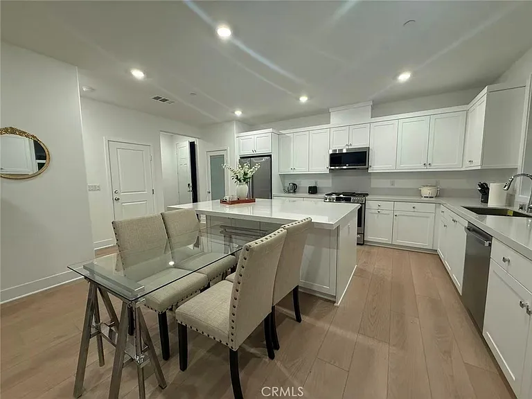 313 Proctor — Photo 2