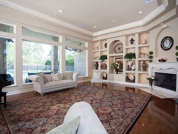 4th image of 17 Oakleigh Blvd