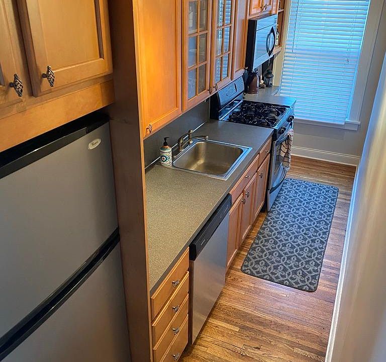 1st image of 816 W Lake St #203