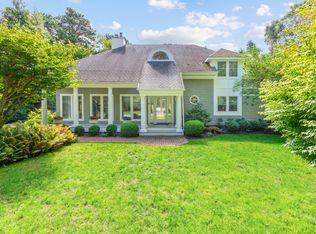 15 Farm Ln, East Hampton, NY 11937