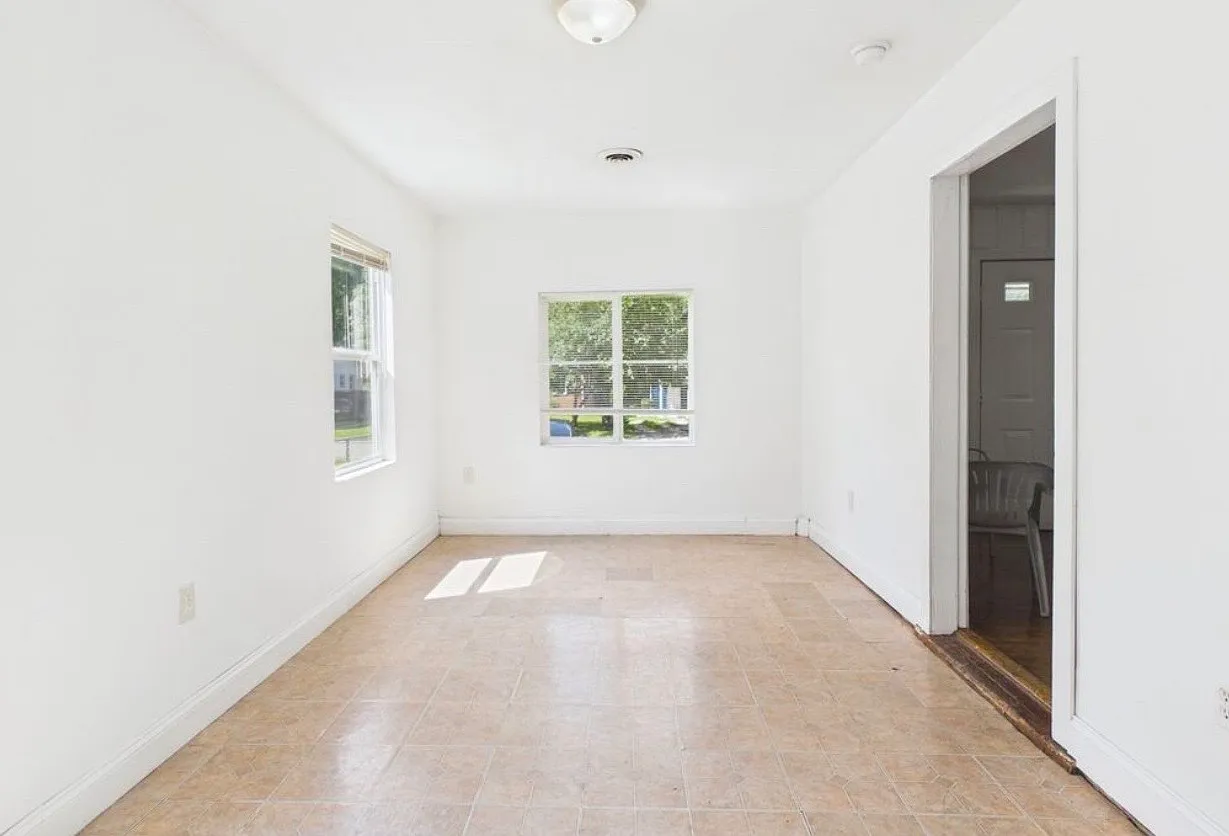 3 bed, 1136 sqft, $1,595 — Photo 4