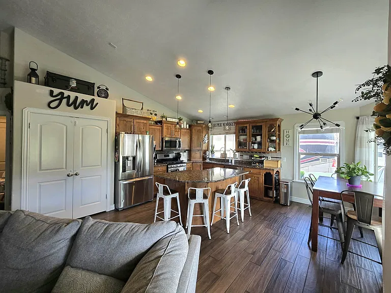 3732 N 2800 W — Photo 5