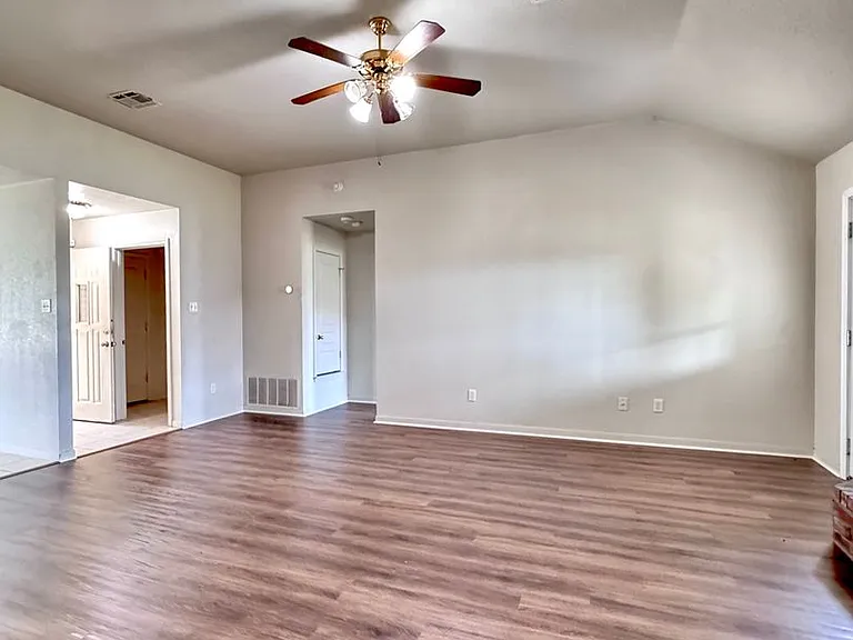 5603 Golden Dr — Photo 4