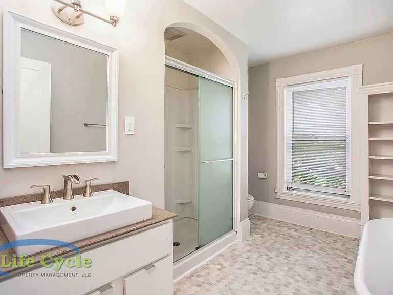 335 Washington St SE — Photo 24