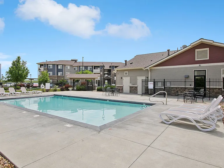 Copper Peak Apartments — Photo 7
