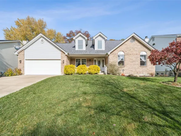 969 San Sebastian Dr, Fenton, MO 63026