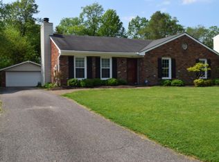 710 Stivers Rd, Woodlawn Park, KY 40207