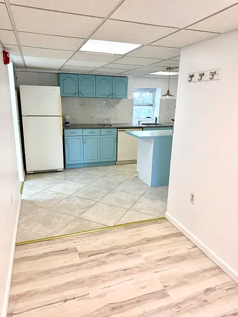 2 bed, $2,000 — Photo 4