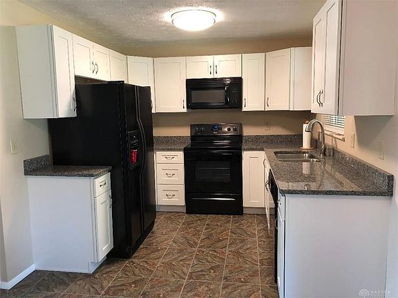 3rd image of 516 Randler Ave