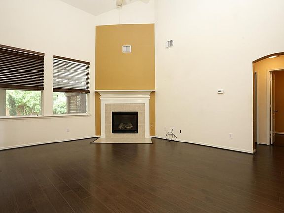 4th image of 18810 Squirrel Oaks Dr