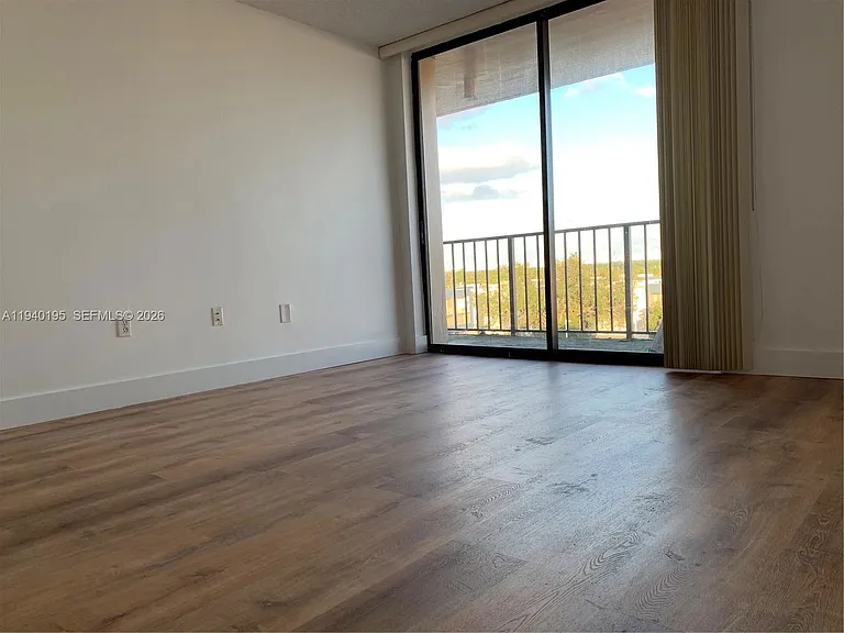 16751 NE 9th Ave — Photo 11