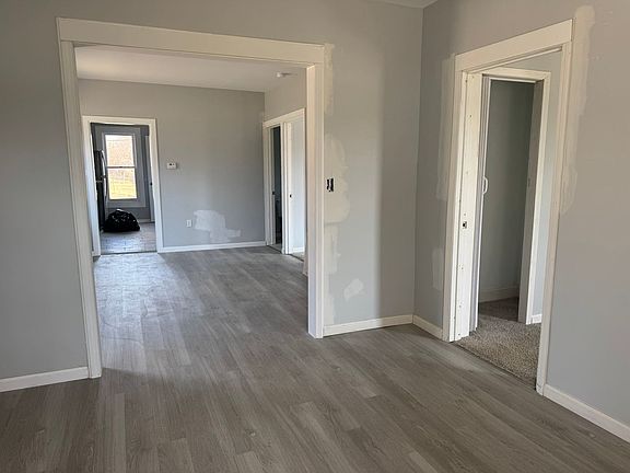 3rd image of 5342 Cooper St