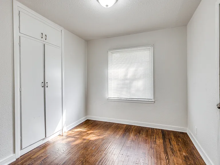 4256 Standish Rd — Photo 13